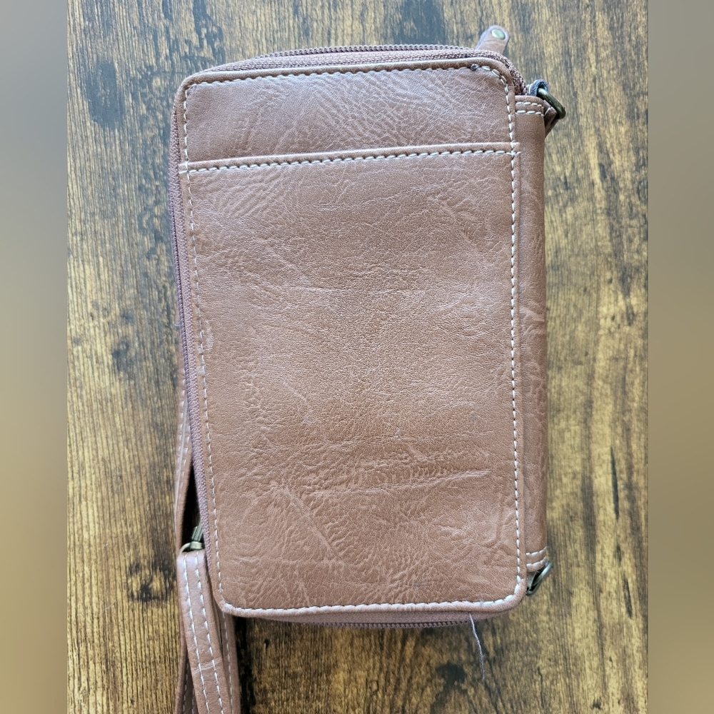 B.O.C. Brown Crossbody Bag - Picture 4 of 6